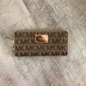 Used Michael Kors wallet
